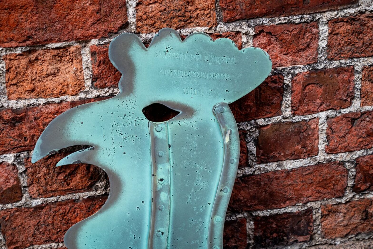 Blick auf den Turmhahn von St. Jakobi 