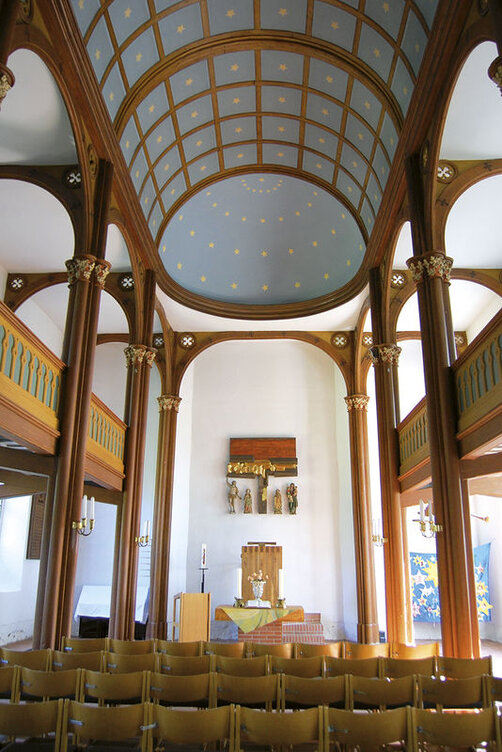 Innenraum der Brustorfer Kirche