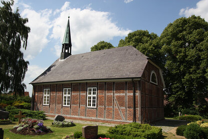 Friedhof vor der Marienkapelle Schretstaken - Copyright: Ev.-Luth. Kirchenkreis Lübeck-Lauenburg
