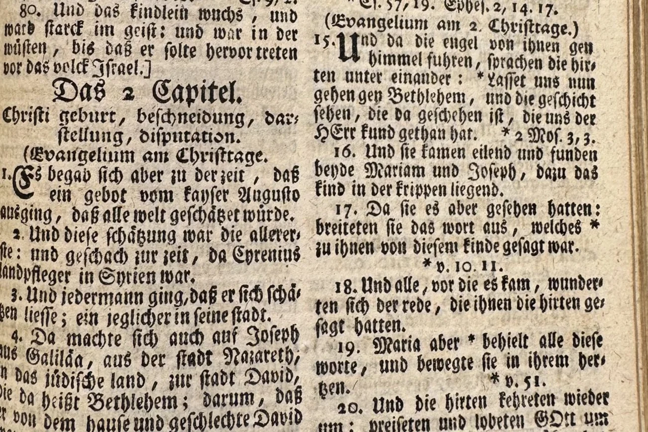 Blick in eine alte Bibel