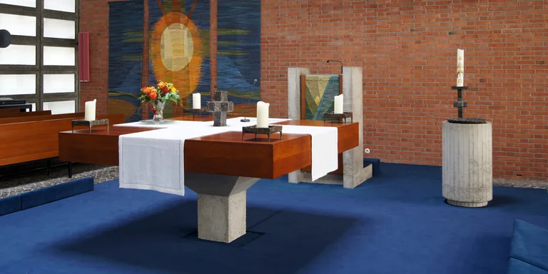 Der Innenraum der Wichernkirche