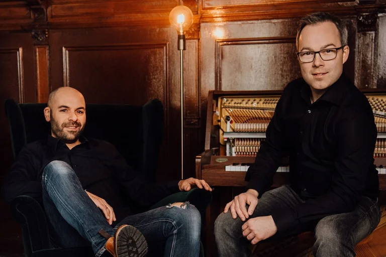 Sorour Juretzka sitting