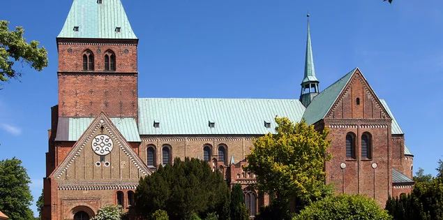 Seitliche Außenansicht des Ratzeburger Doms