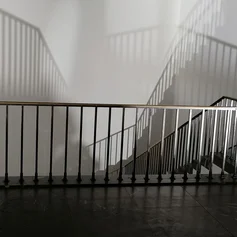 Treppe mit Geländer