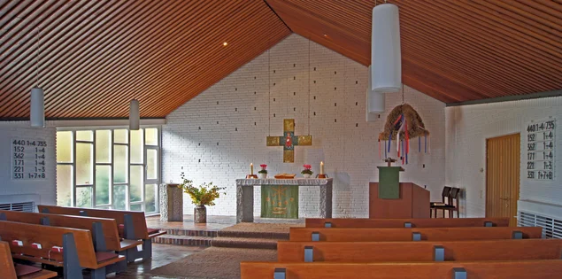 Innenansicht der Katharinenkapelle Müssen mit Blick auf den Altar