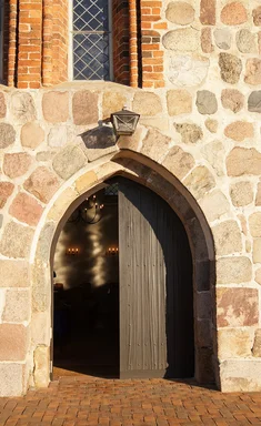 Die Eingangstür von St. Johannis Sterley