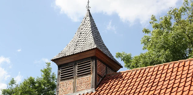 Glockenturm der St.-Georg-Kapelle in Fuhlenhagen