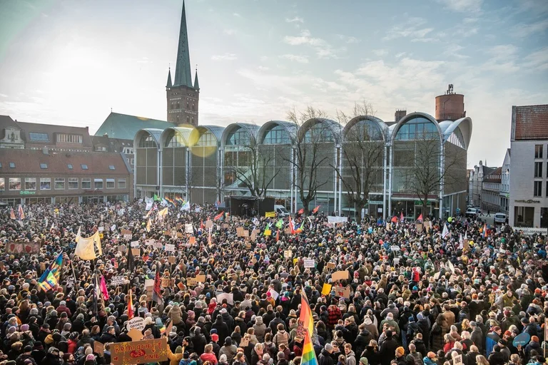 Demo für Demokratie in Lübeck