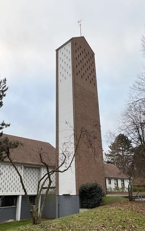 Die Auferstehungskirche in Marli Brandenbaum