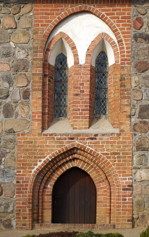 Außenansicht des Portals der Marienkirche Büchen-Dorf