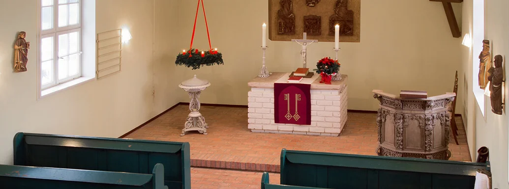 Der Altar der Kapelle in Tramm