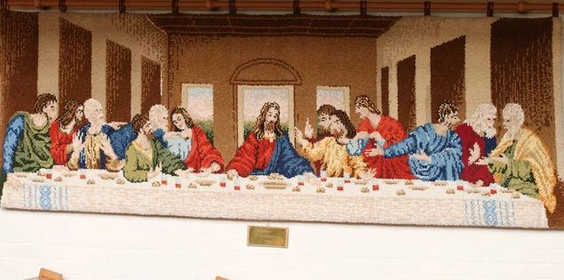 Wandteppich mit letztem Abendmahl in der St.-Marien-Kapelle in Schönberg