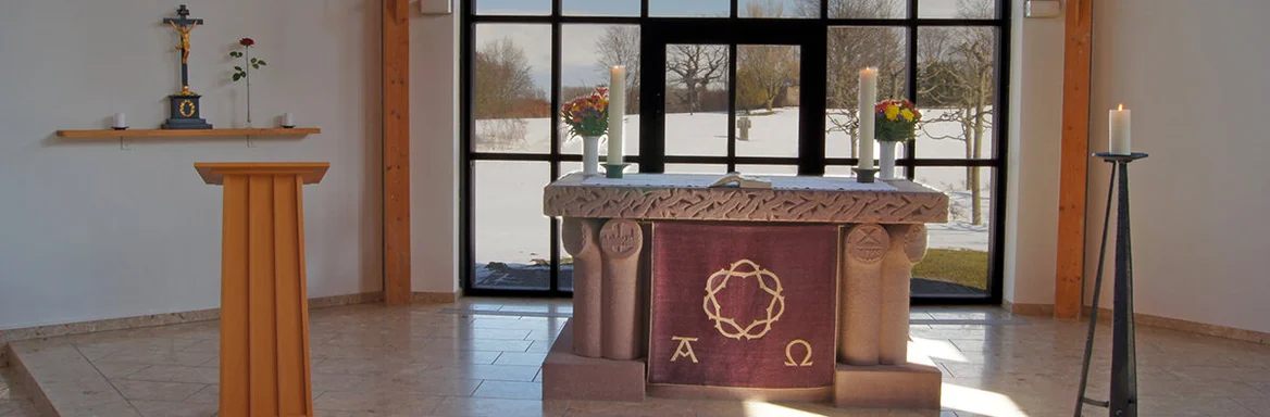 Der Altar in der Versöhnungskirche Travemünde