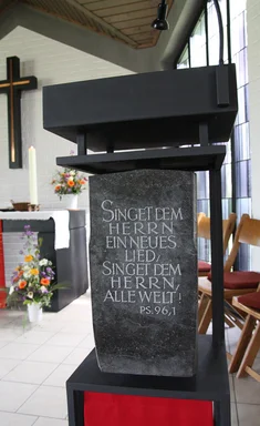 Die Kanzel der Adventskapelle Kronsforde