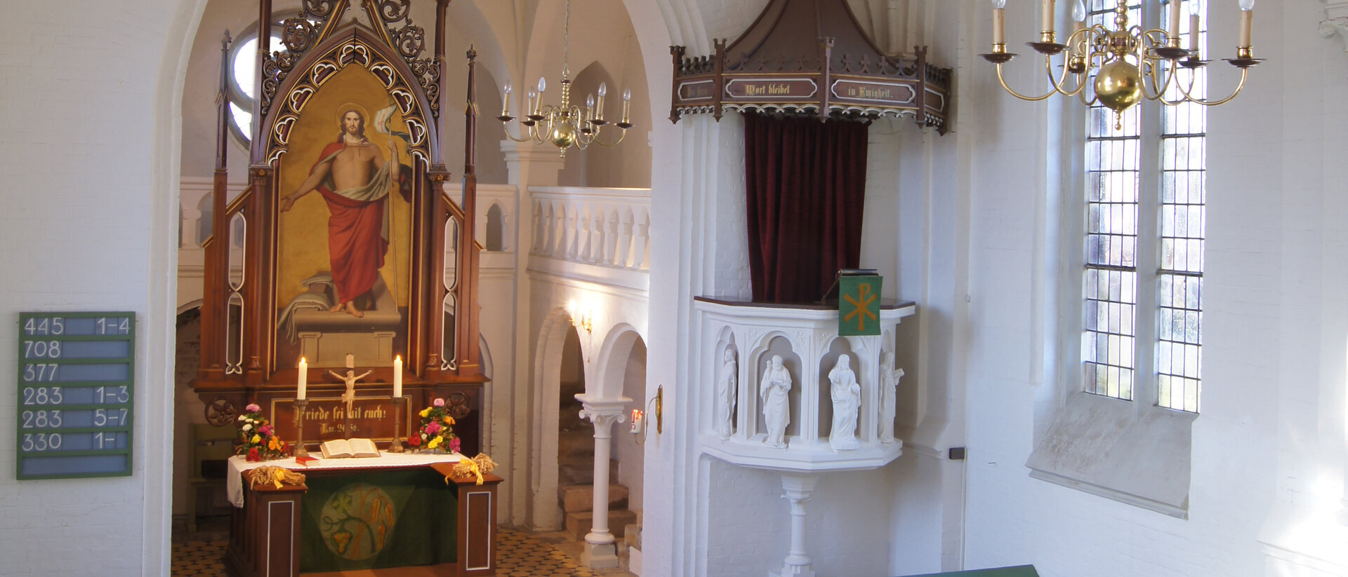 Der Innenraum der Katharinenkapelle in Witzeeze