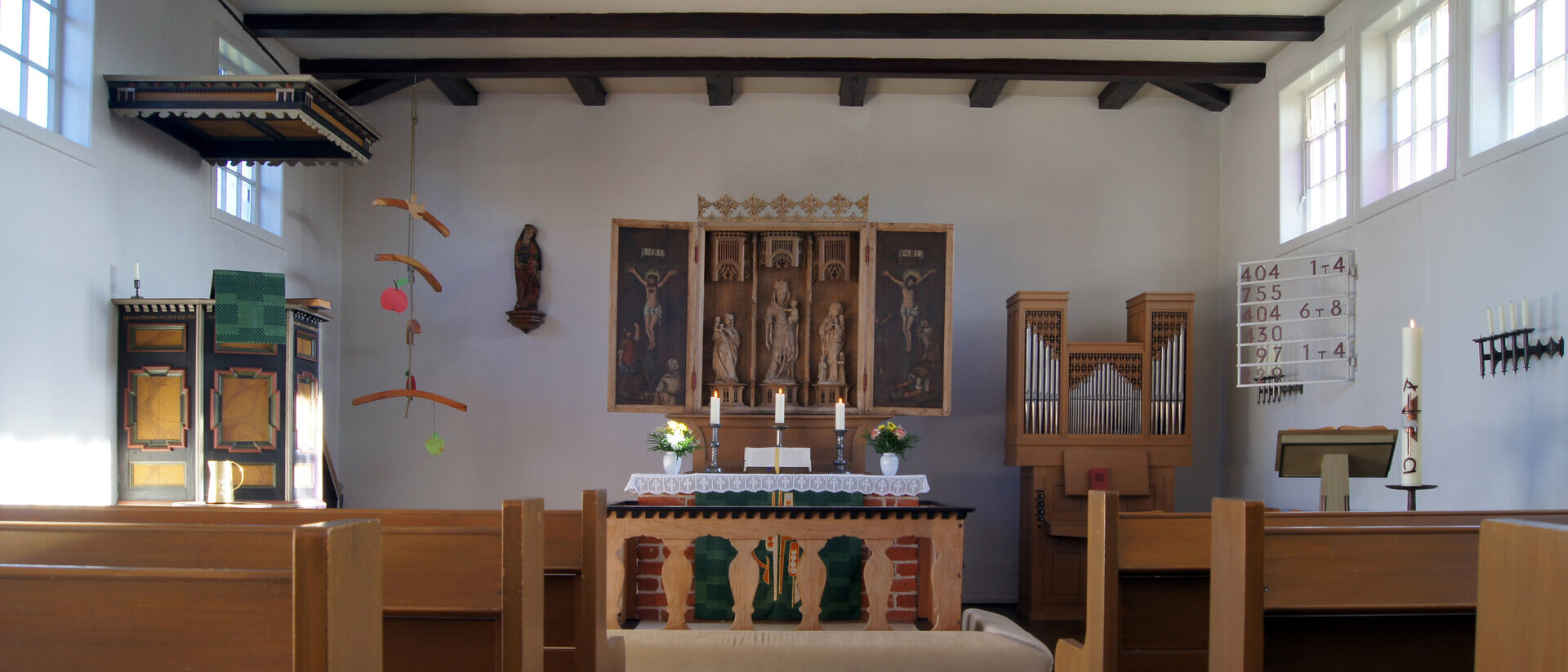 Innenansicht der St.-Annen-Kapelle in Grambek